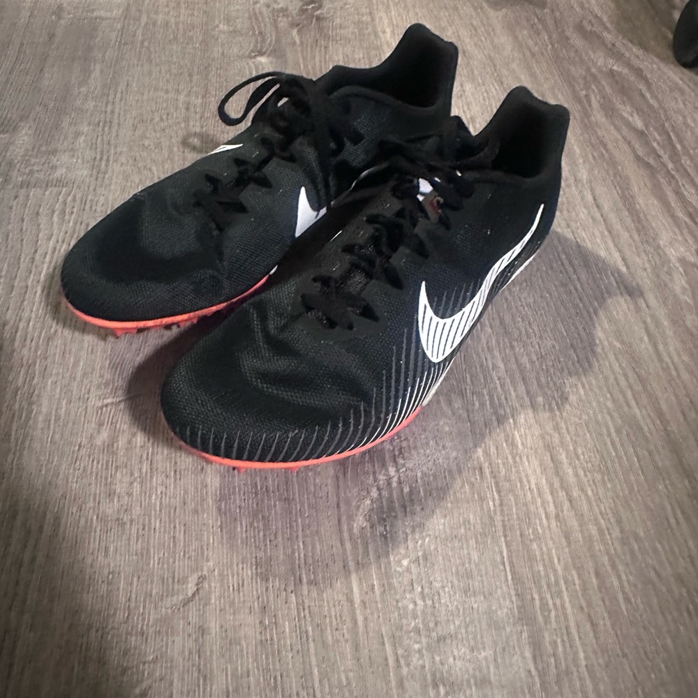 2020
Zoom Rival M 9 'Black Hyper Crimson